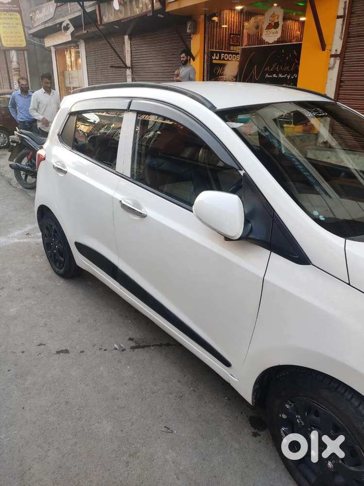 Hyundai Grand I10 2015 Diesel Well Maintained