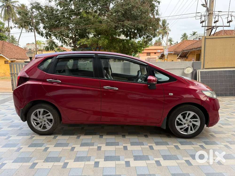 2018 Honda Jazz V Red - Only ₹4,75,000! 69k Km, Very Good Condition