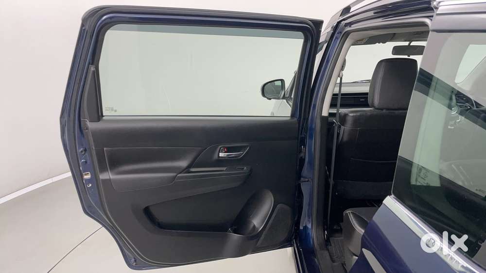 Maruti Suzuki Xl6 1.5 Alpha Plus Mt, 2022, Petrol