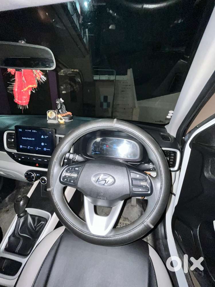 Hyundai Venue Petrol 2023