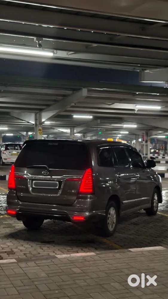 Toyota Innova 2015 Diesel 8 Str