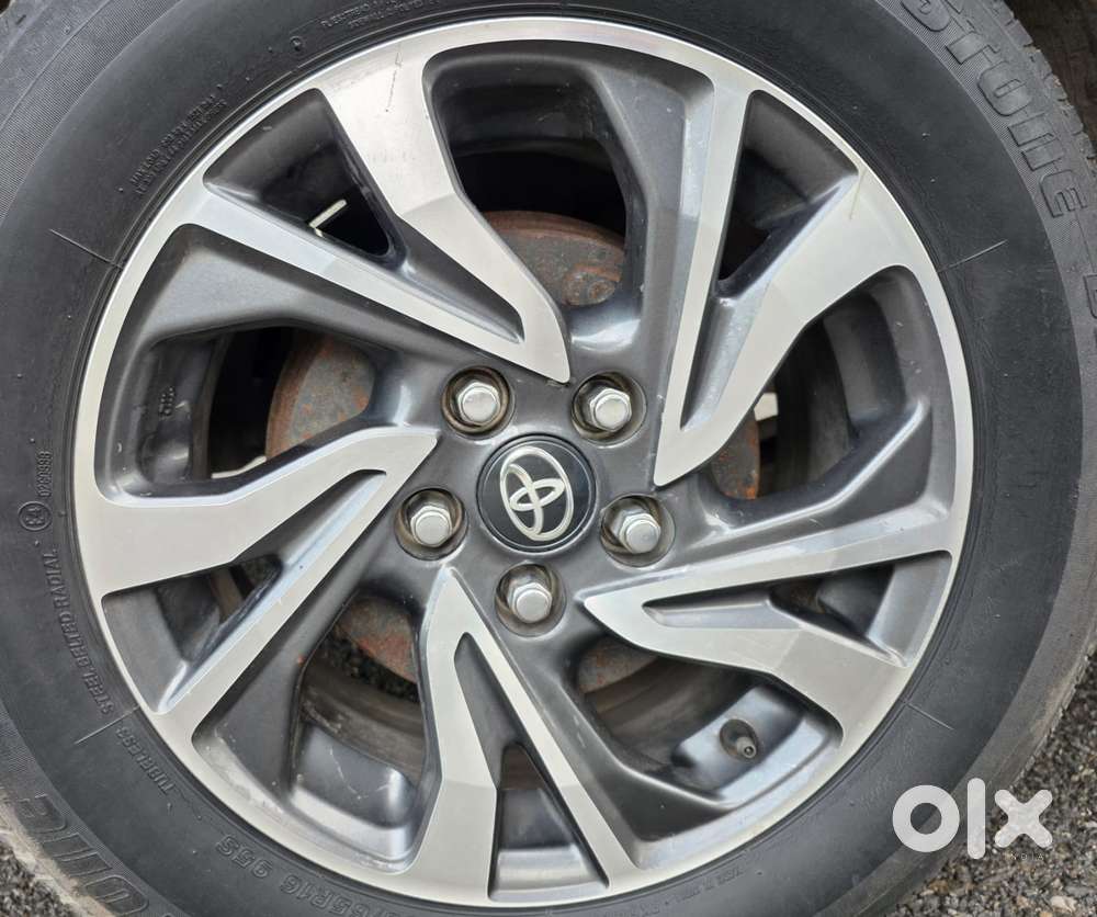 Toyota Innova Crysta 2.4 G Mt 7 Str, 2022, Diesel