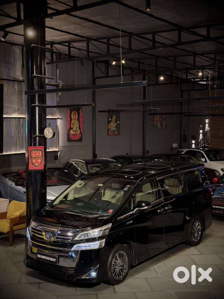 Toyota Vellfire Vip – Executive Lounge, 2023, Petrol