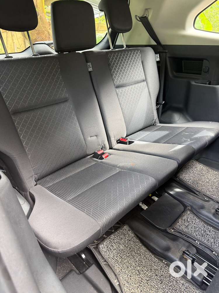 Toyota Innova Hycross 2024 Taxi Well Maintained