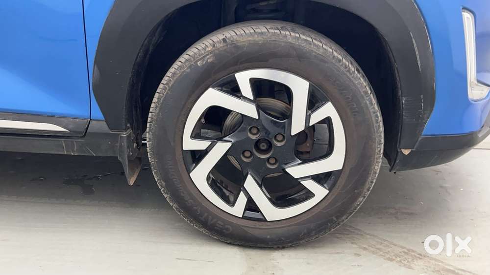 Nissan Magnite 1.0 Xv Premium Dual Tone, 2021, Petrol