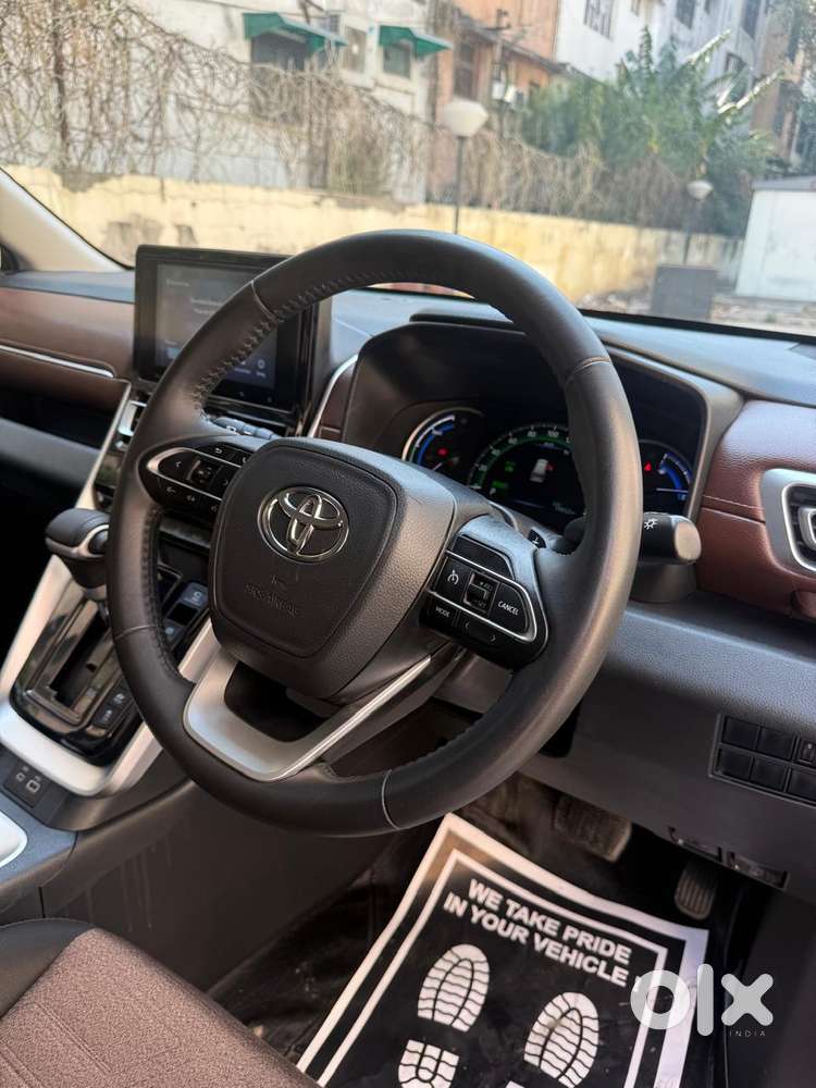 Toyota Innova Hycross 2.0 Vx Hybrid 7 Str, 2025, Petrol