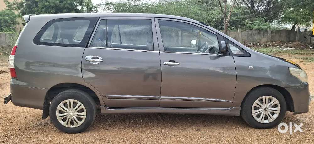Toyota Innova Diesel 2.5 2014