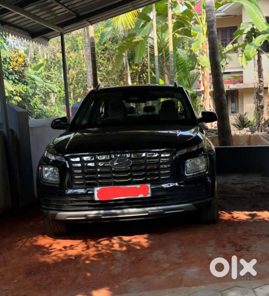 Hyundai Venue 2023 Petrol 10000 Km Driven