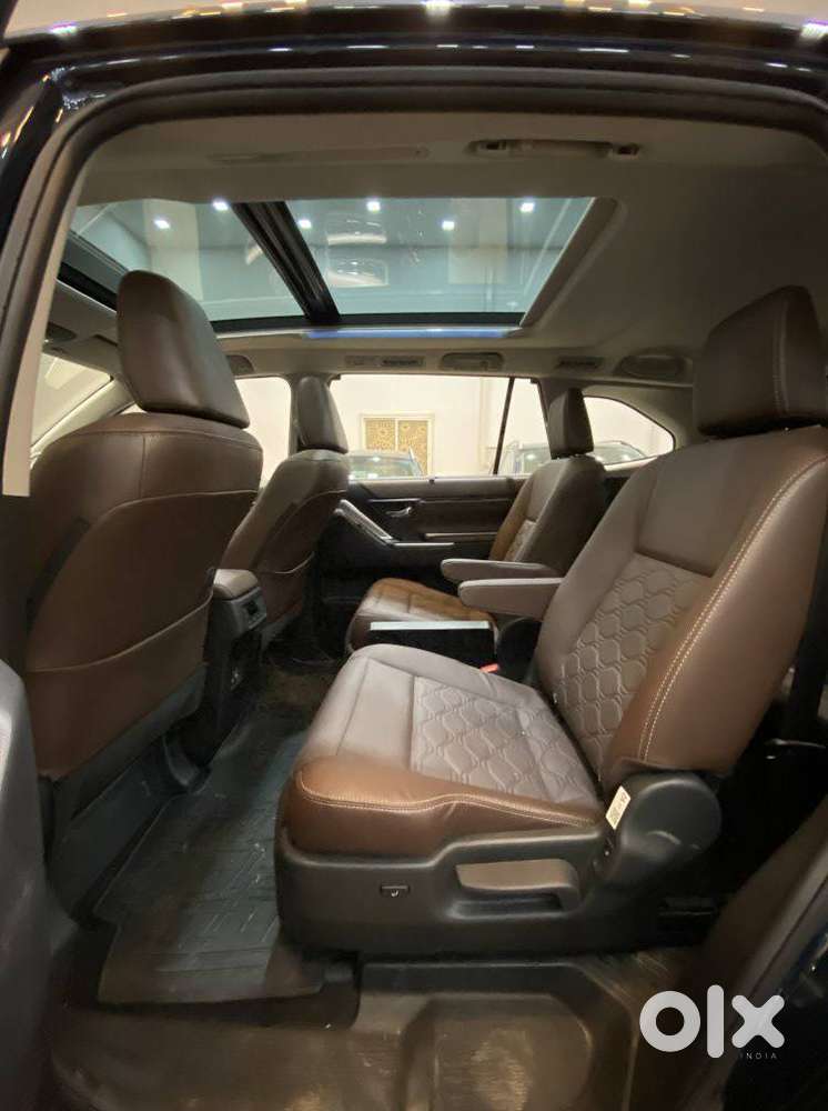 Toyota Innova Hycross 2.0 Zx Hybrid 7 Str, 2024, Petrol