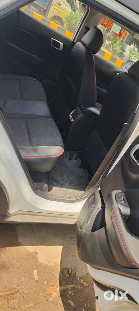 Hyundai Venue 1.5 Crdi Sx (o) Dual Tone, 2021, Diesel