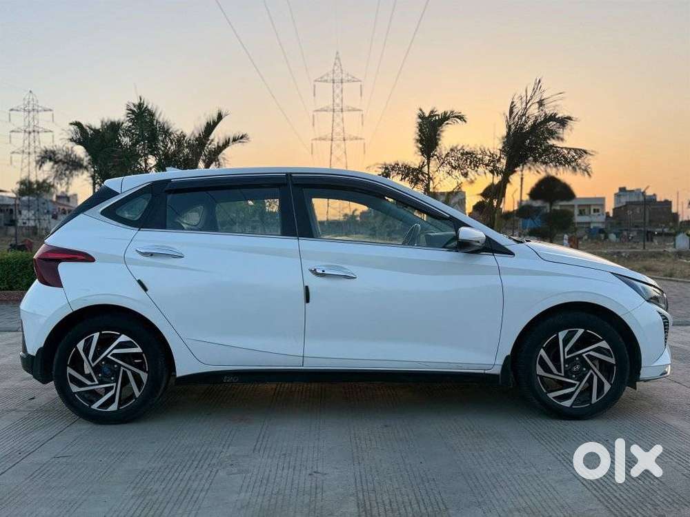 Hyundai I20 Asta (o) 1.2 Mt, 2023, Petrol