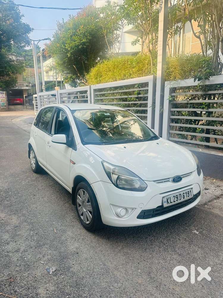 Ford Figo Ambiente, 2011, Petrol