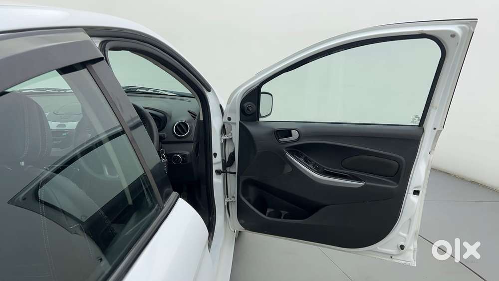 Ford Figo Petrol Titanium, 2016, Petrol