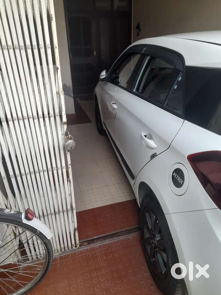 First Hand Car With Fine Condition Agency Service Record