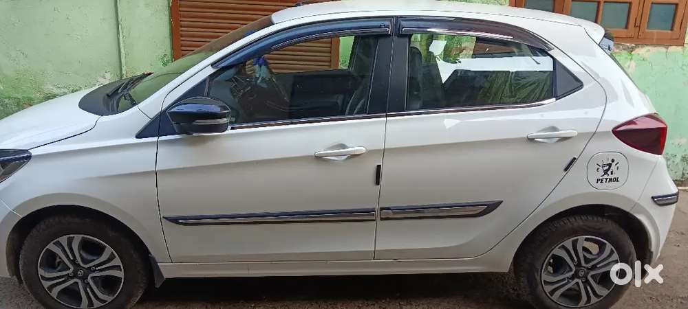 Yah Bahut Hi Badhiya Kar Hai Tata Tiago