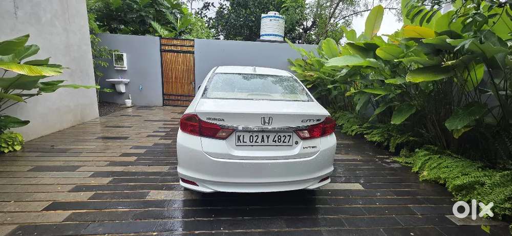 Honda City 2016 Petrol V 98k Km Excellent Condition & Leather Seats