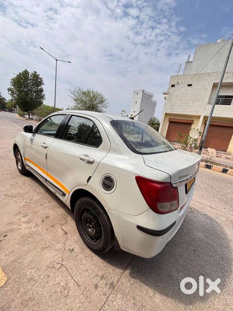 Maruti Suzuki Dzire 1.2 Vxi, 2023, Petrol