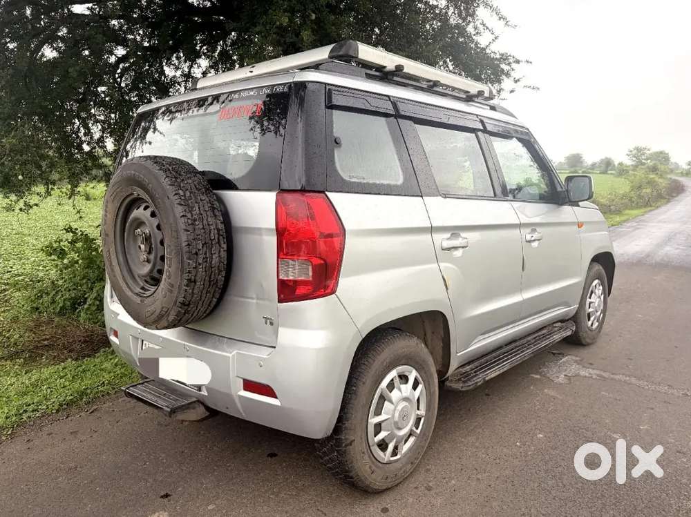 Mahindra Tuv 300 T6 2016 Variant