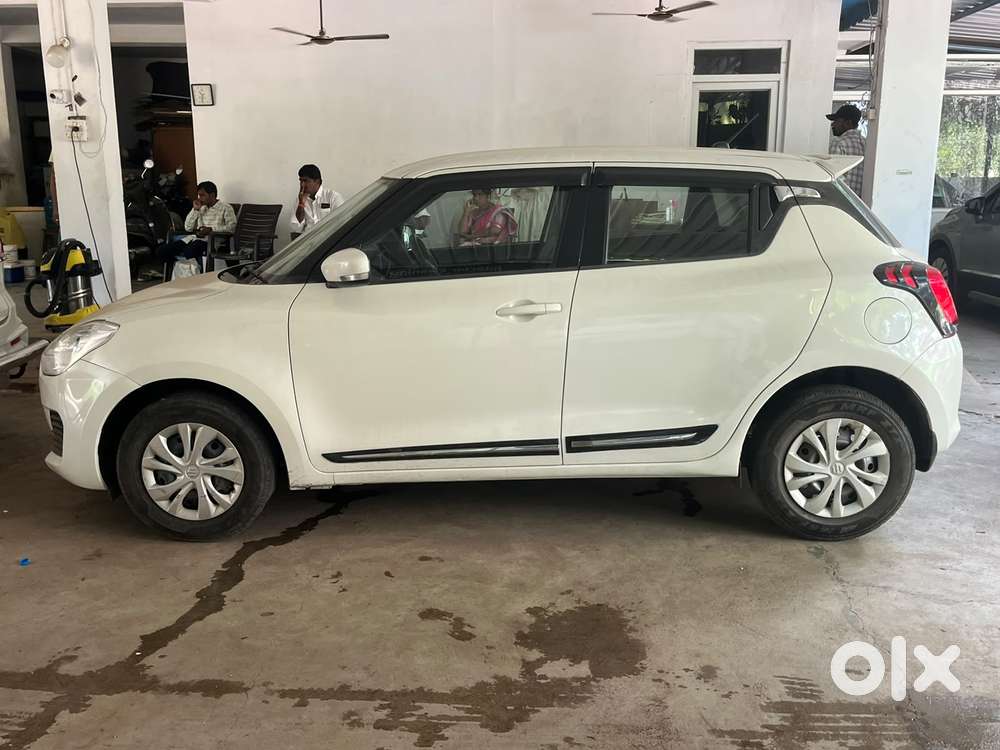 Maruti Suzuki Swift Vxi + Manual, 2020, Petrol