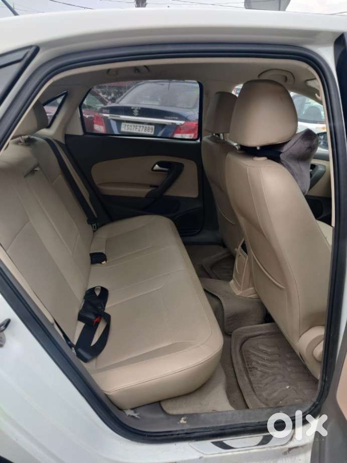 Volkswagen Vento 1.2 Highline Plus At 16 Alloy, 2016, Petrol