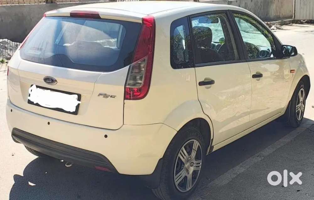 Ford Figo Titanium 2015 Petrol