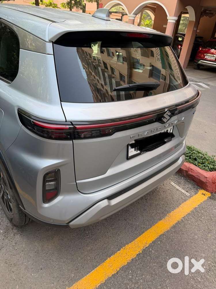 Maruti Suzuki Grand Vitara 2023 Petrol Well Maintained