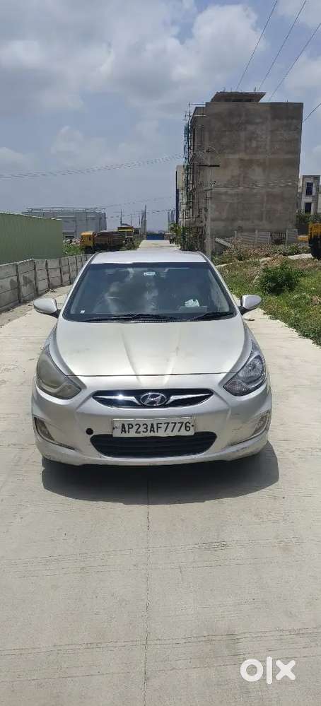 Hyundai Fluidic Verna 2012