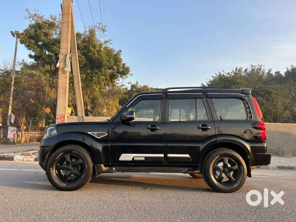 Mahindra Scorpio Classic 2.2 S 11 Mt 7 Cc, 2021, Diesel
