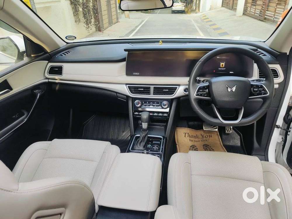 Mahindra Xuv700 2.2 Ax 7 Diesel At Luxury Pack Str Awd, 2023, Diesel