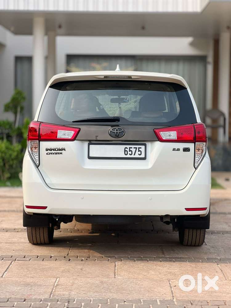 Toyota Innova Crysta 2.8 Zx At 7 Seater, 2016, Diesel