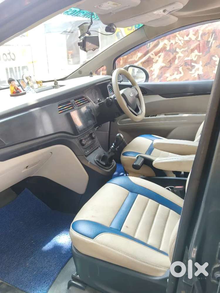 Mahendra Marroz 8 Seater With Good Running Condition