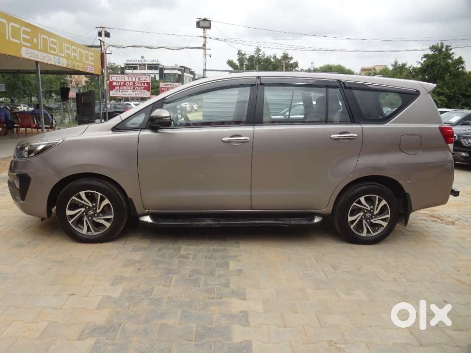 Toyota Innova Crysta 2.8 Gx At 8s, 2022, Diesel