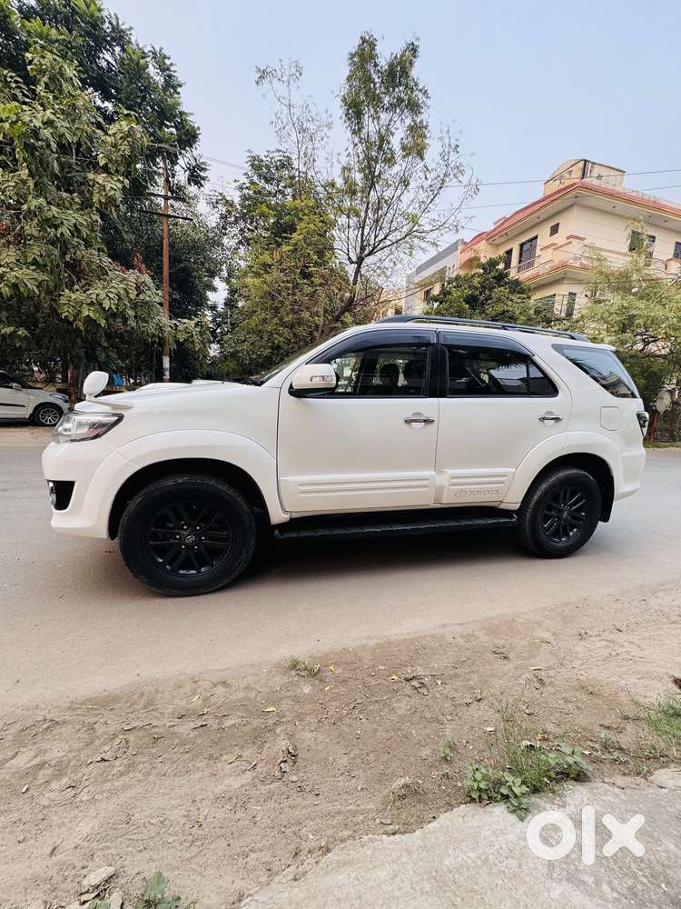 Toyota Fortuner 3.0 4x4 Manual, 2015, Diesel