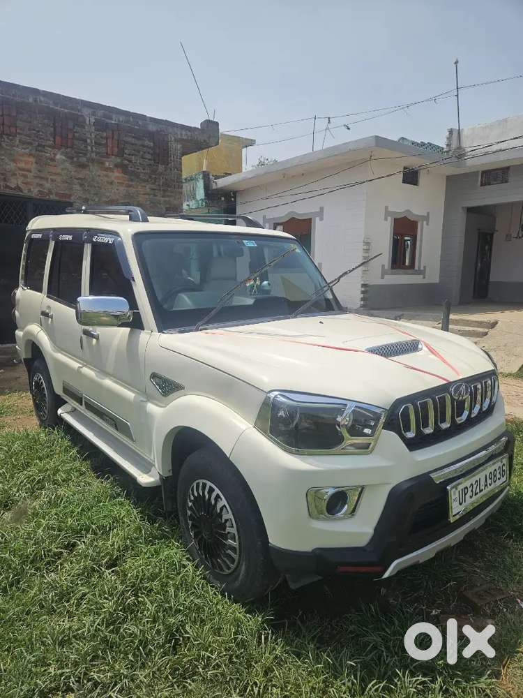 गाड़ी वैल मेंटेन गुड कंडीशन