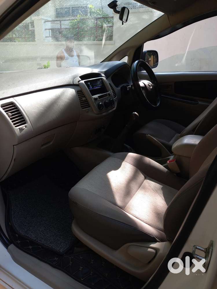 Toyota Innova 2.5 G (diesel) 8 Seater, 2015, Diesel