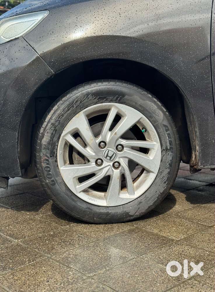 Honda Jazz V Cvt, 2017, Petrol