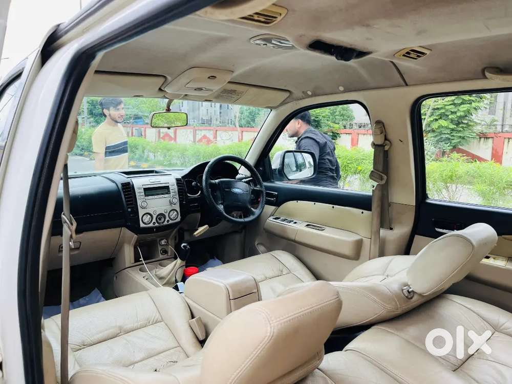 Ford Endeavour 2011
