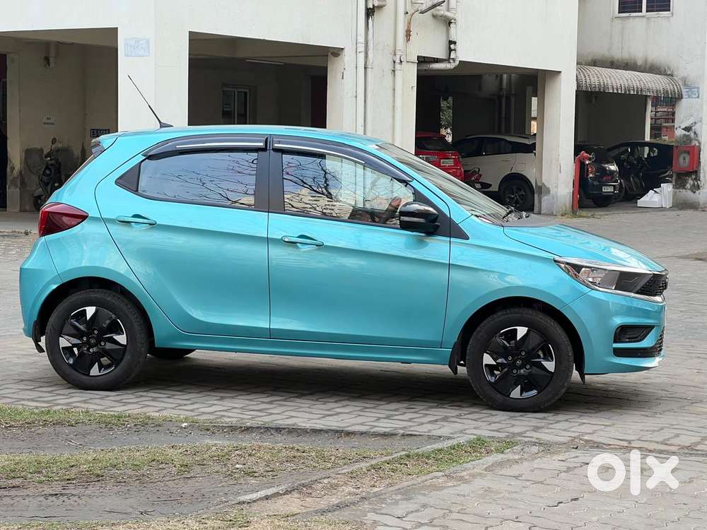 Tata Tiago 1.2 Revotron Xta, 2025, Petrol