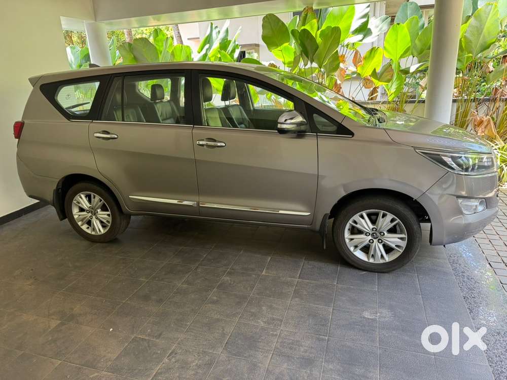 2016 Toyota Innova Crysta Z Option.