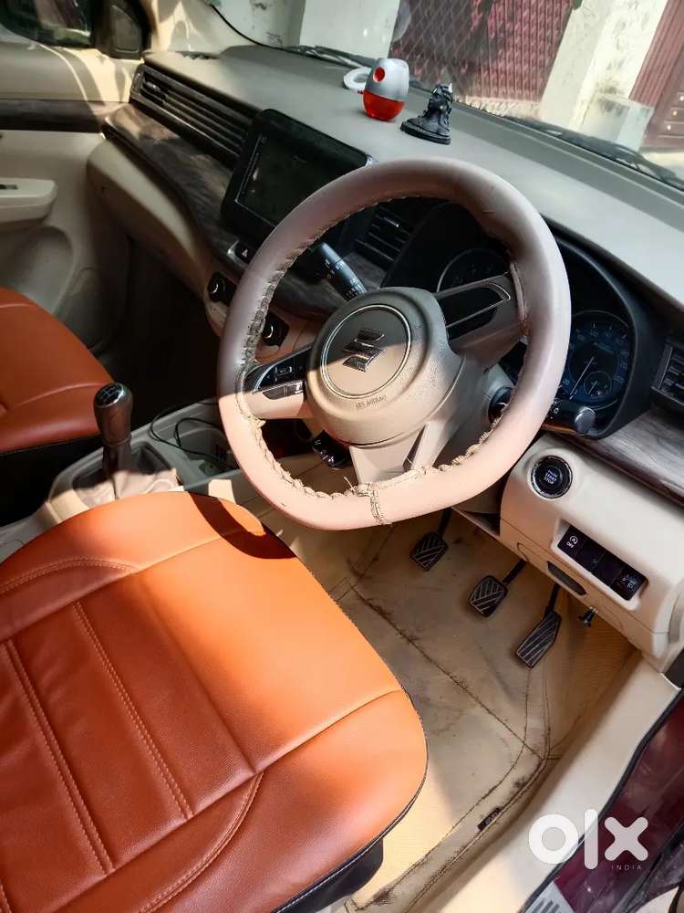 Maruti Suzuki Ertiga Top Model Zxi Smart Hybrid