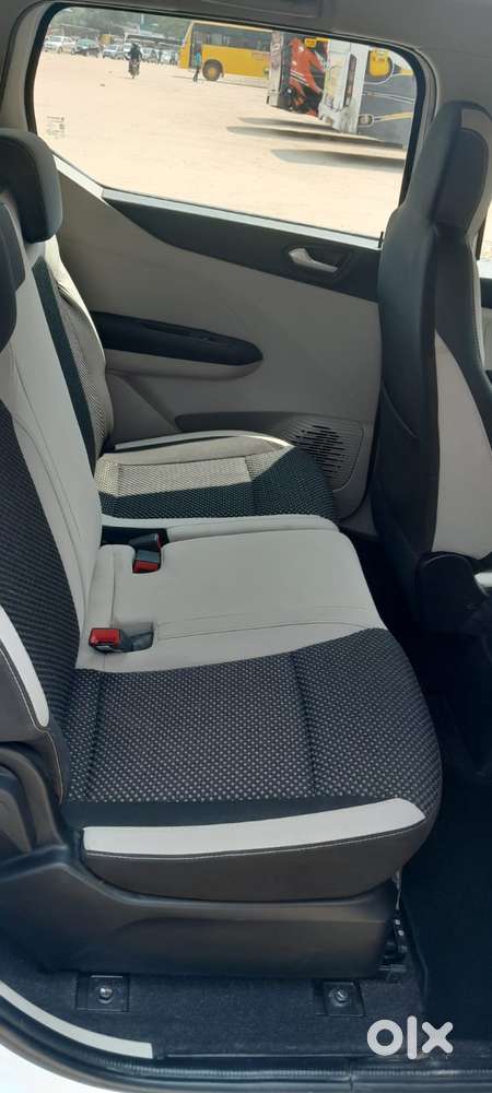 Renault Triber Rxz, 2021, Petrol