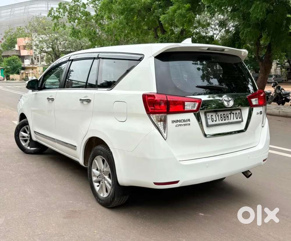 Toyota Innova Crysta [2020-ongoing] 2.4 Gx 8 Str, 2017, Diesel