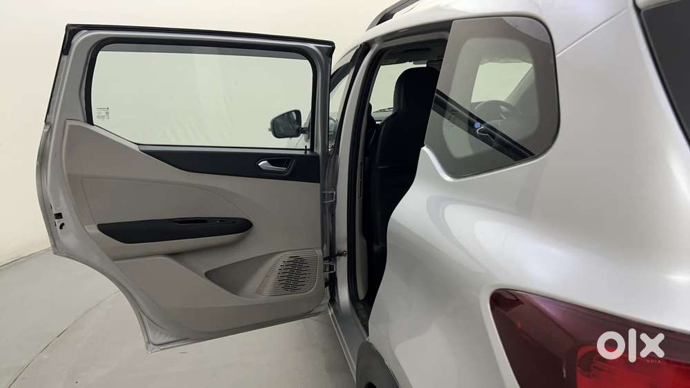Renault Triber Rxz Easy-r Amt, 2020, Petrol