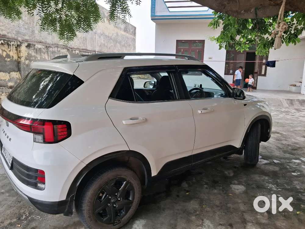 Hyundai Venue Petrol 2024