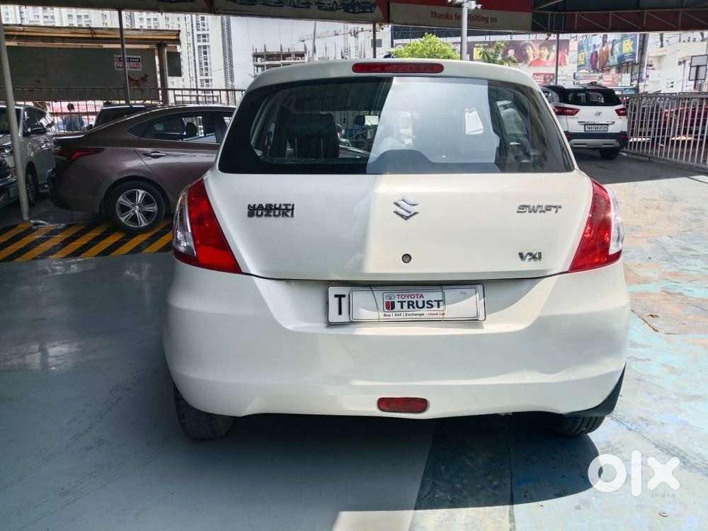 Maruti Suzuki Swift Vxi 1.2 Abs Bs-iv, 2013, Petrol