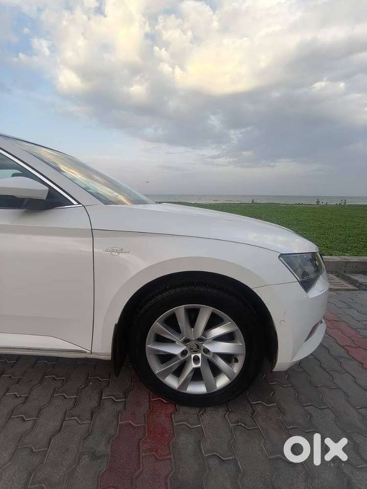 Skoda Superb L&k 1.8 Tsi At, 2020, Petrol