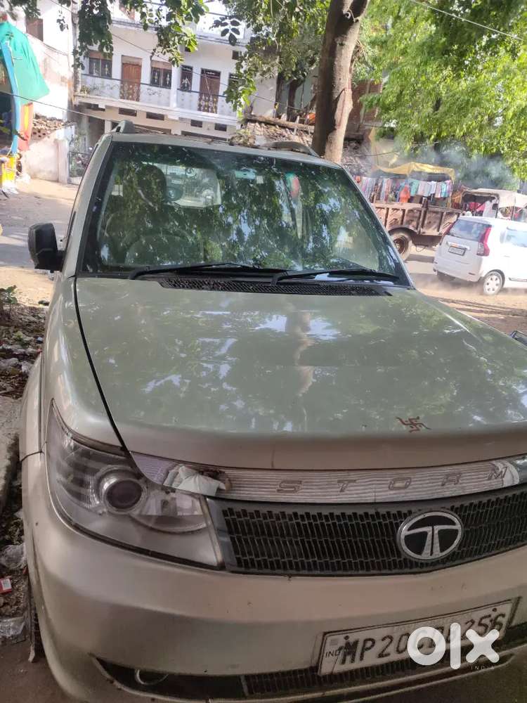 Tata Safari Storme 2013 Diesel 330050 Km Driven