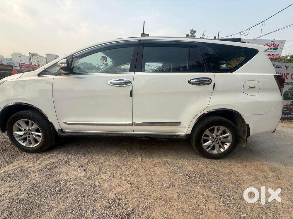 Toyota Innova Crysta G 8 Str, 2016, Diesel