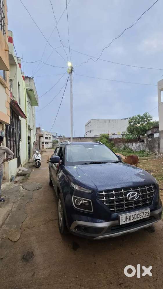 Hyundai Venue 2022 Petrol Well Maintained