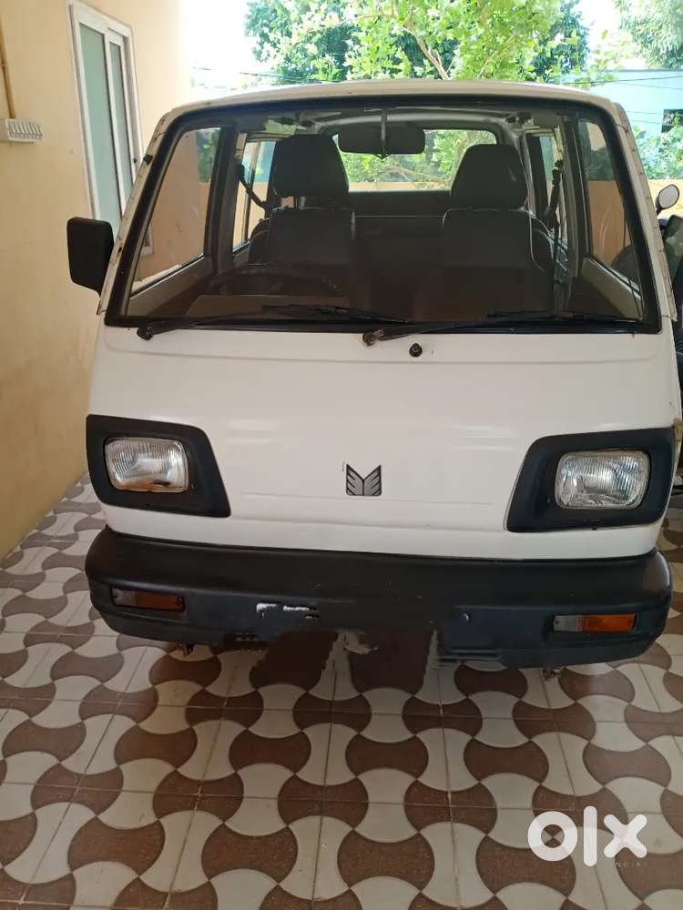 Maruti Omni Car.